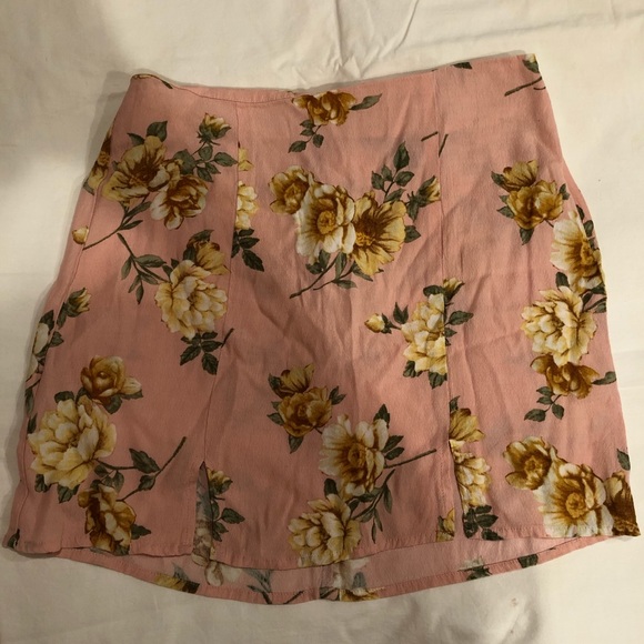 Mini skirt - Picture 1 of 3